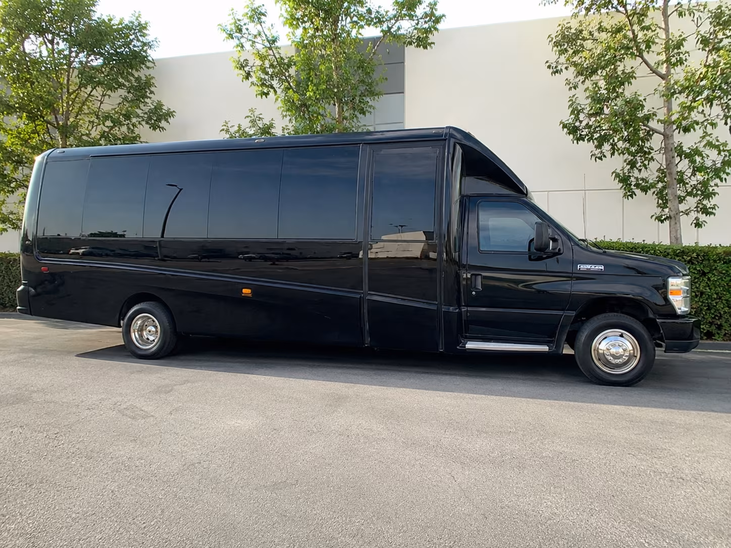 hotel shuttles for conferences and business travel